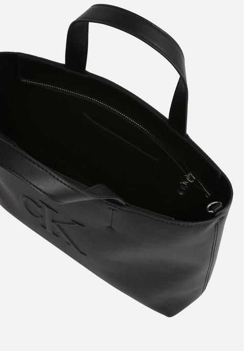 Calvin Klein - Sculpted mini ew tote- na black