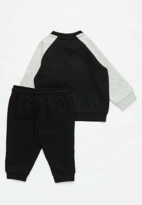 PUMA - Minicats Ess Raglan Crew Set Fl Inf - Puma Black/Gold Moon