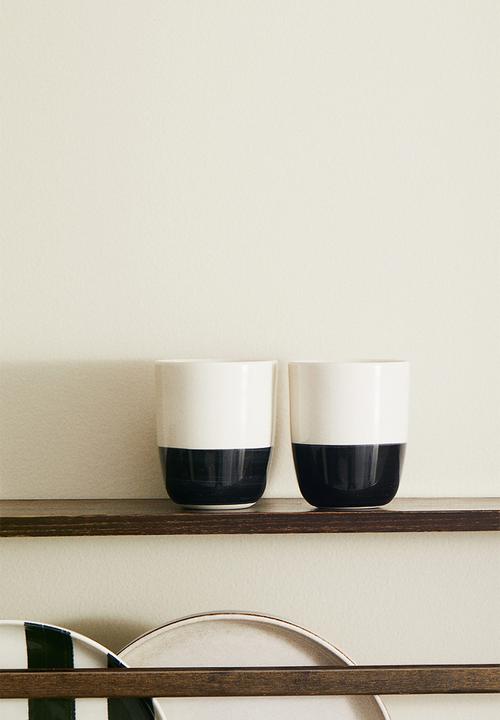 H&M - Patterned stoneware mug - black & white