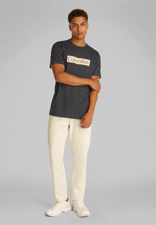 Calvin Klein - Calvin Klein Label Print Tee - Phantom