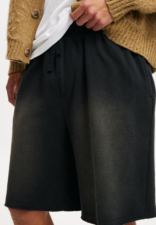 Cotton On - Super Baggy Fleece Short - Black