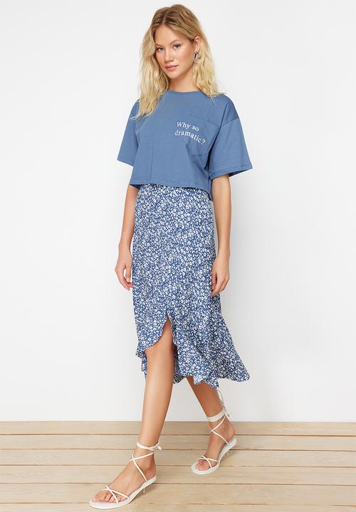 Trendyol - Printed high waist midi stretchy knitted skirt with gather detail and flounce - blue