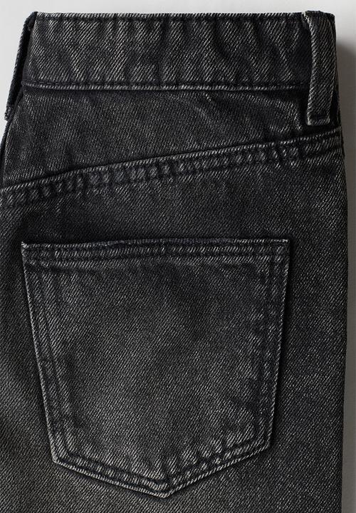 H&M - Frayed-edge denim shorts - black