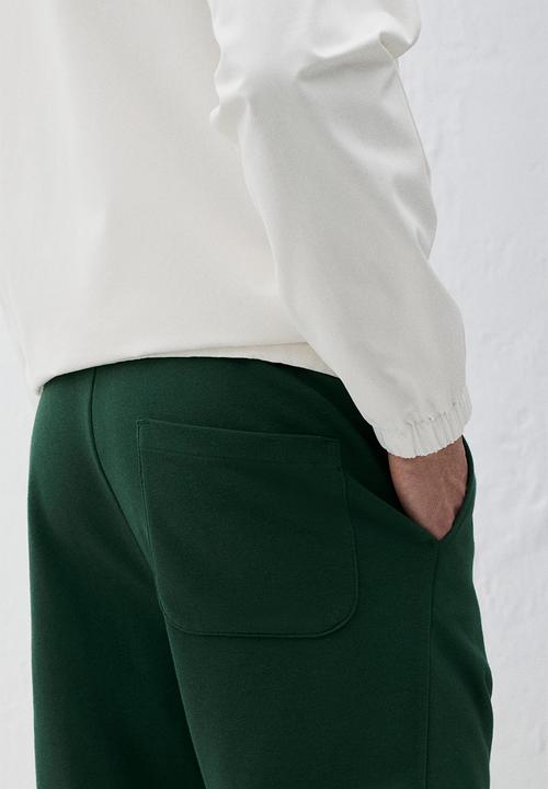 H&M - Regular fit sweatshorts - forest green