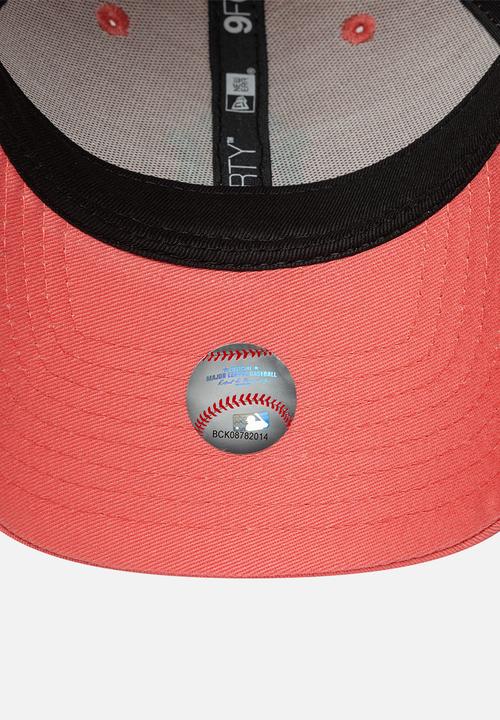 New Era -  League essential 9forty® new york yankees-salmon