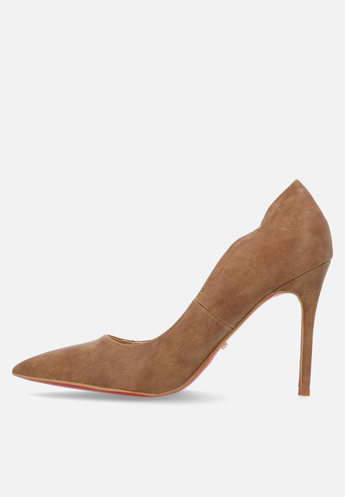 Miss Black - Lola 23 court heel - tan