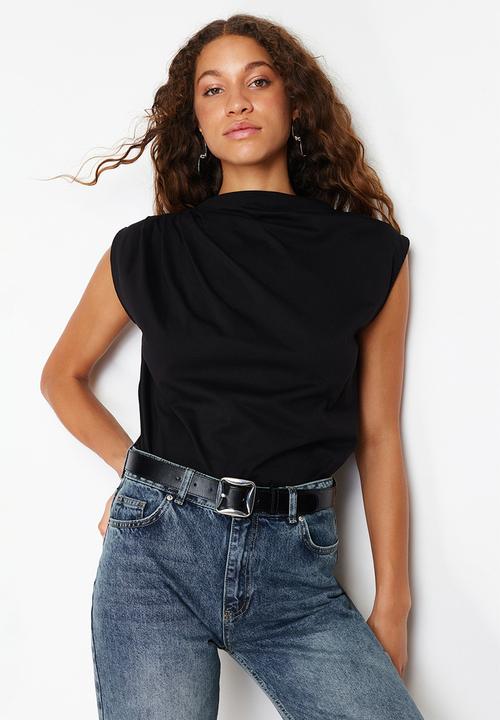 Trendyol - Boat neck drapey knitted t-shirt  - black