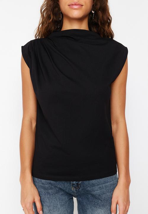 Trendyol - Boat neck drapey knitted t-shirt  - black