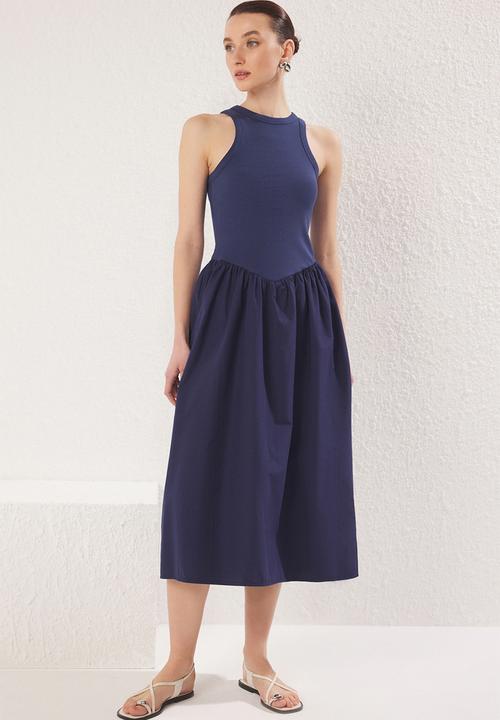 Trendyol - Poplin Ribbed Halter Neck Skater Open Maxi Knit Dress - Navy