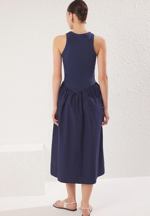 Trendyol - Poplin Ribbed Halter Neck Skater Open Maxi Knit Dress - Navy