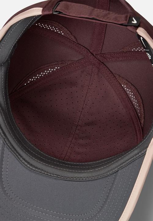 Nike - Nike Unstructured Featherlight Cap - Burgundy Crush