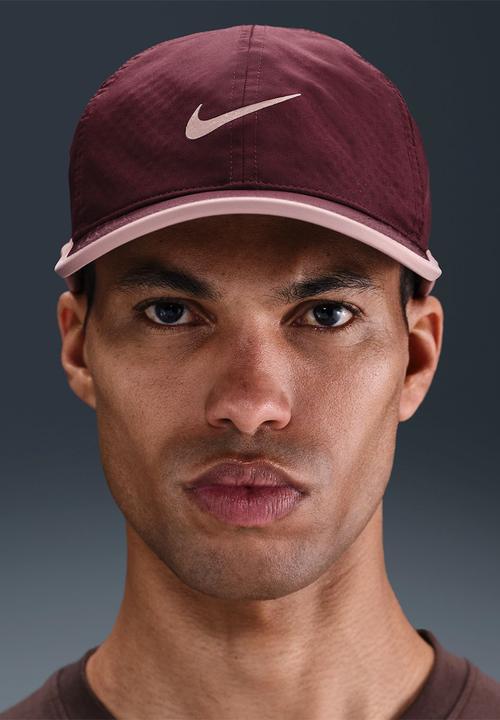 maroon nike golf hat