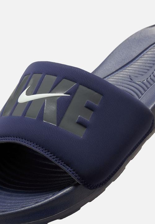Nike - Nike Victori One SE- navy
