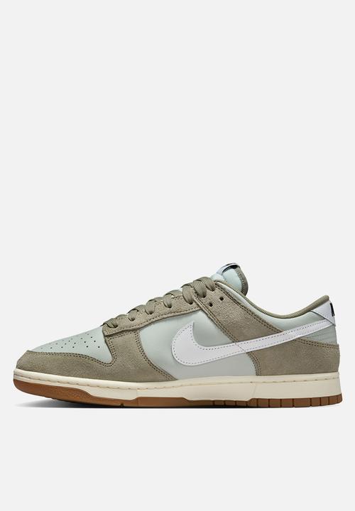 Nike - Nike Dunk Low Retro SE
