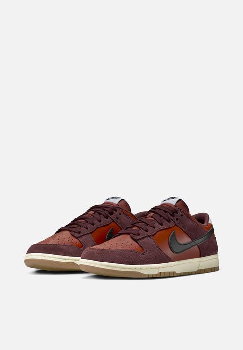 Nike - Nike Dunk Low Retro SE