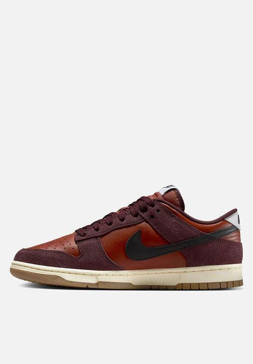 Nike - Nike Dunk Low Retro SE
