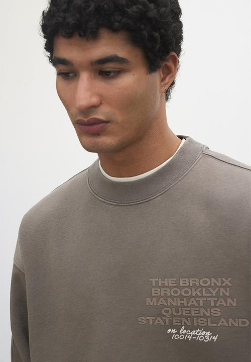 H&M - Loose fit printed sweatshirt - dusty brown new york