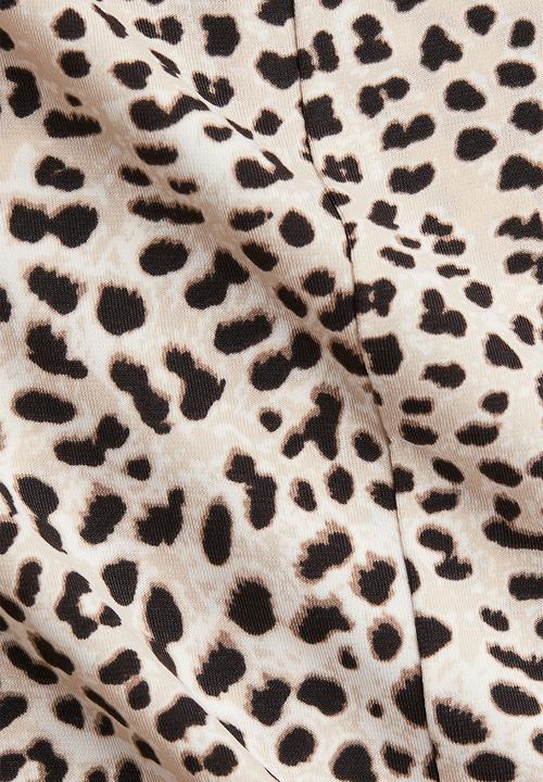 H&M - Boat-neck dress - light beige leopard print