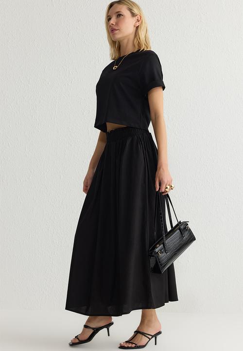Trendyol - Flared midi elastic waist woven skirt  - black