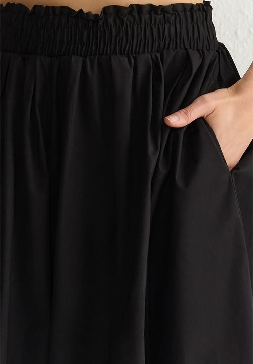 Trendyol - Flared midi elastic waist woven skirt  - black