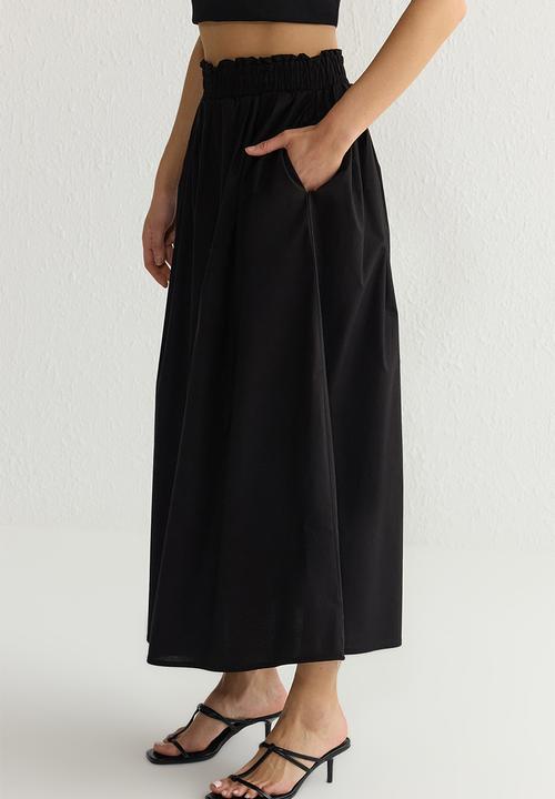 Trendyol - Flared midi elastic waist woven skirt  - black