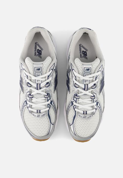 New Balance  - U740V2 - grey