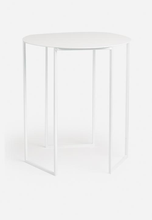 Sixth Floor - U side table