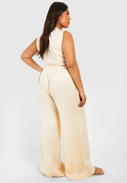 boohoo - Plus woven tailored button down jumpsuit - stone