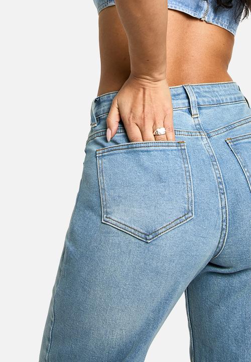 boohoo - The high waist loose straight jean - light wash