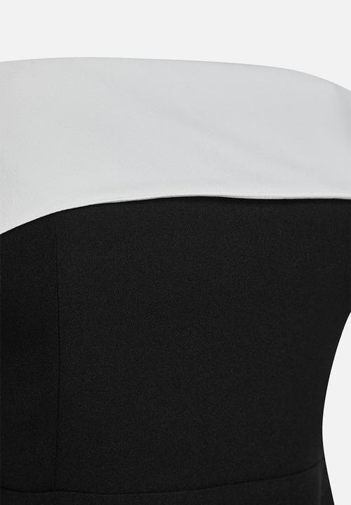 Trendyol - Black-White A-Line Carmen Collar Woven Dress