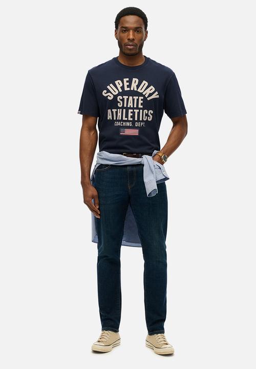 Superdry. - Athletic Ess Tee - Bradley Navy