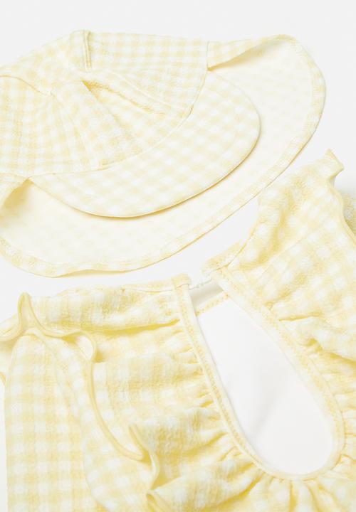 Cotton On - Bundle lucy swimsuit & sammy hat - baby yellow/mini gingham