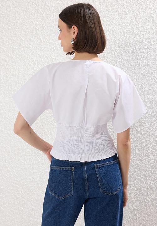 Trendyol - Gipel Fitted Short Sleeve Premium Woven Blouse - White