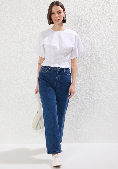 Trendyol - Gipel Fitted Short Sleeve Premium Woven Blouse - White