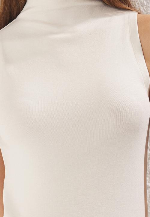Trendyol - Slvless Super Flexible Regular Length Knitted Top