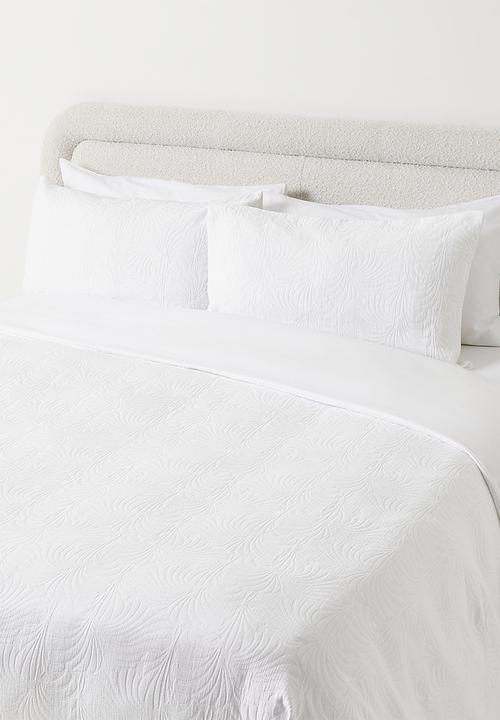 Sixth Floor - Cotton Matelasse Foliage Duvet Set - White