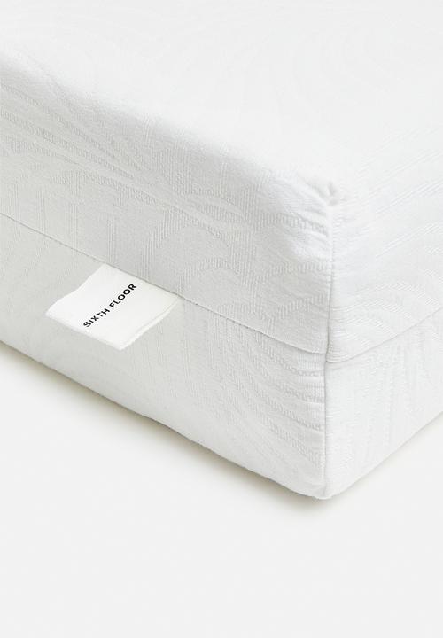 Sixth Floor - Cotton Matelasse Foliage Duvet Set - White