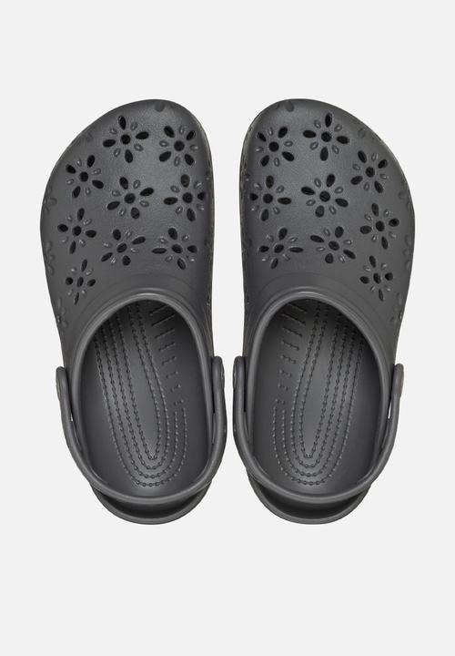 Crocs - Classic sic floral cut out clog - black sand