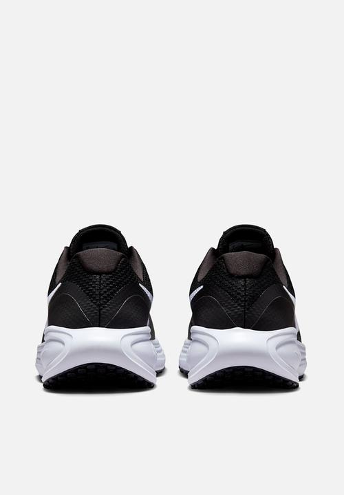 Nike - Nike Revolution 8