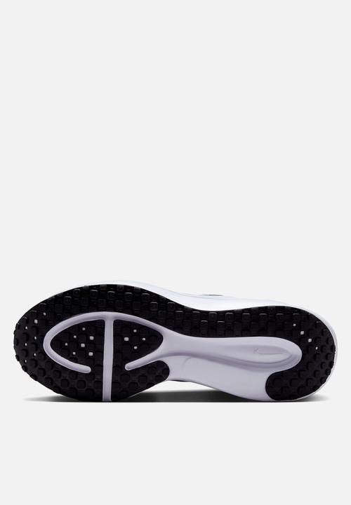 Nike - Nike Revolution 8