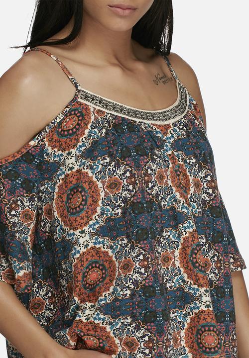 Vero Moda - Malu Rami cold shoulder top