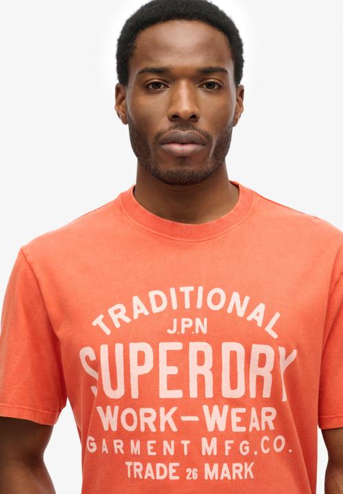 Superdry. - Machined Goods Workwear Tee - Denim Co Rust Orange