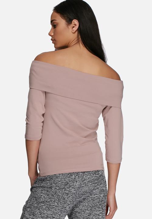 Jacqueline de Yong - Kenya off the shoulder top