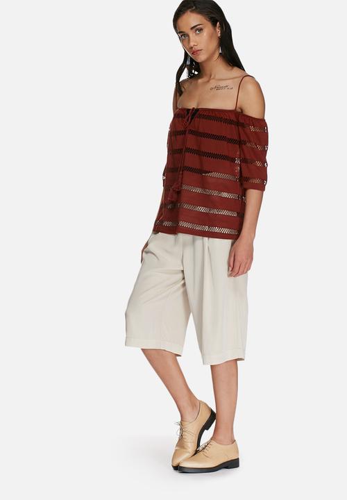 Vero Moda - Steve cold shoulder top