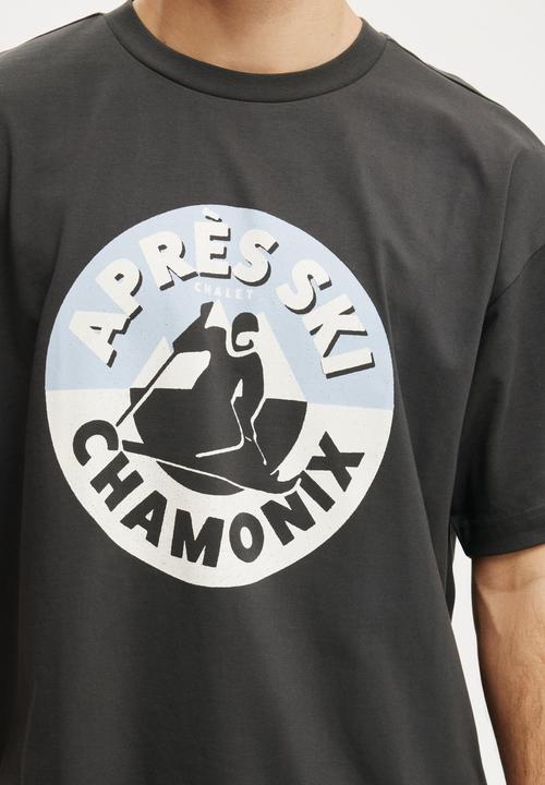 Cotton On - Box Fit Graphic T-Shirt - Faded Slate/Apres Ski