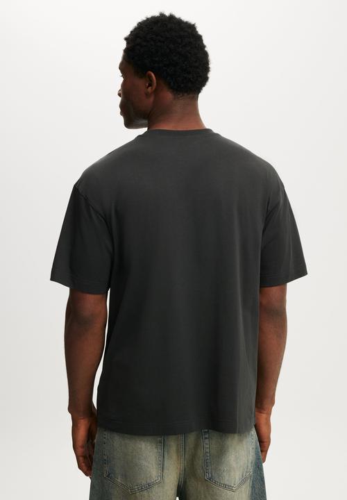Cotton On - Box Fit Graphic T-Shirt - Washed Black/Cobra