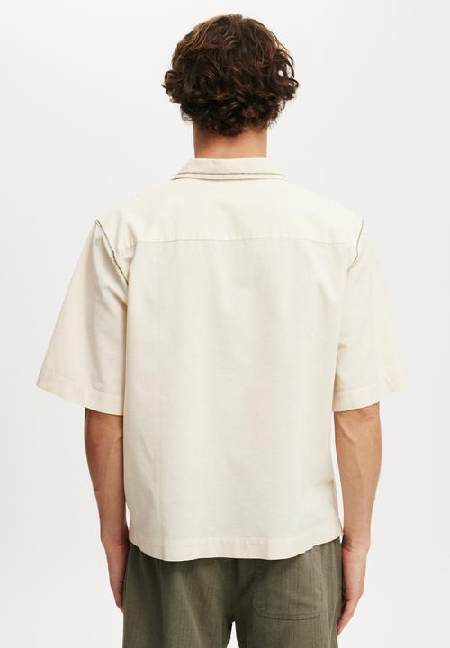 Cotton On - Box Fit Short Sleeve Polo - Cream