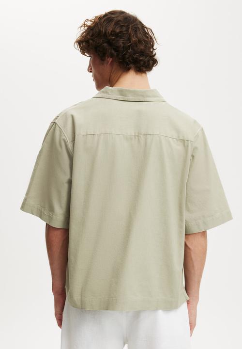 Cotton On - Box Fit Short Sleeve Polo - Khaki