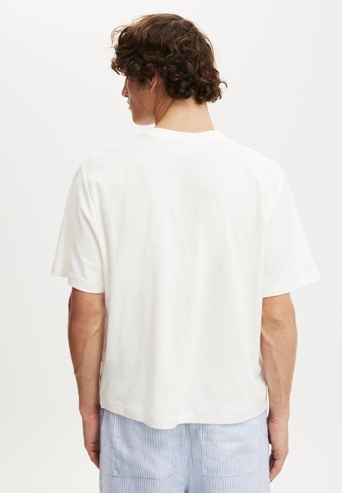 Cotton On - Cropped Fit Graphic T-Shirt - Vintage White/Monte Cello