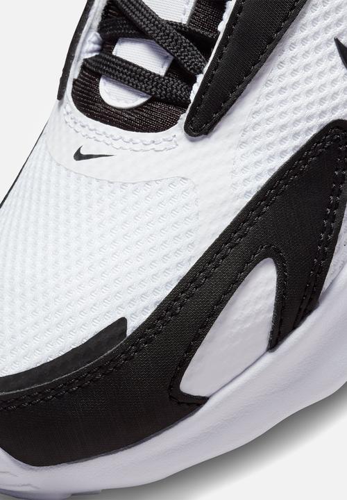 air max bolt on foot